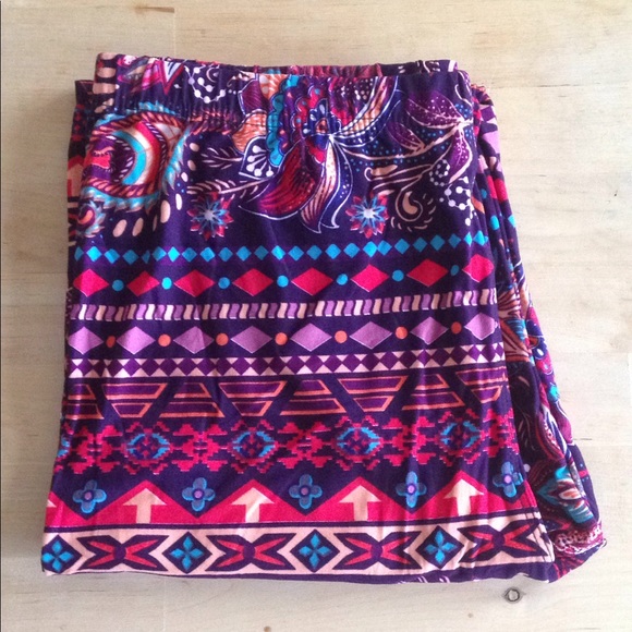 💥 LAST ONE 💥✨PLUS✨ Paisley Feather Mix Leggings - Picture 7 of 8